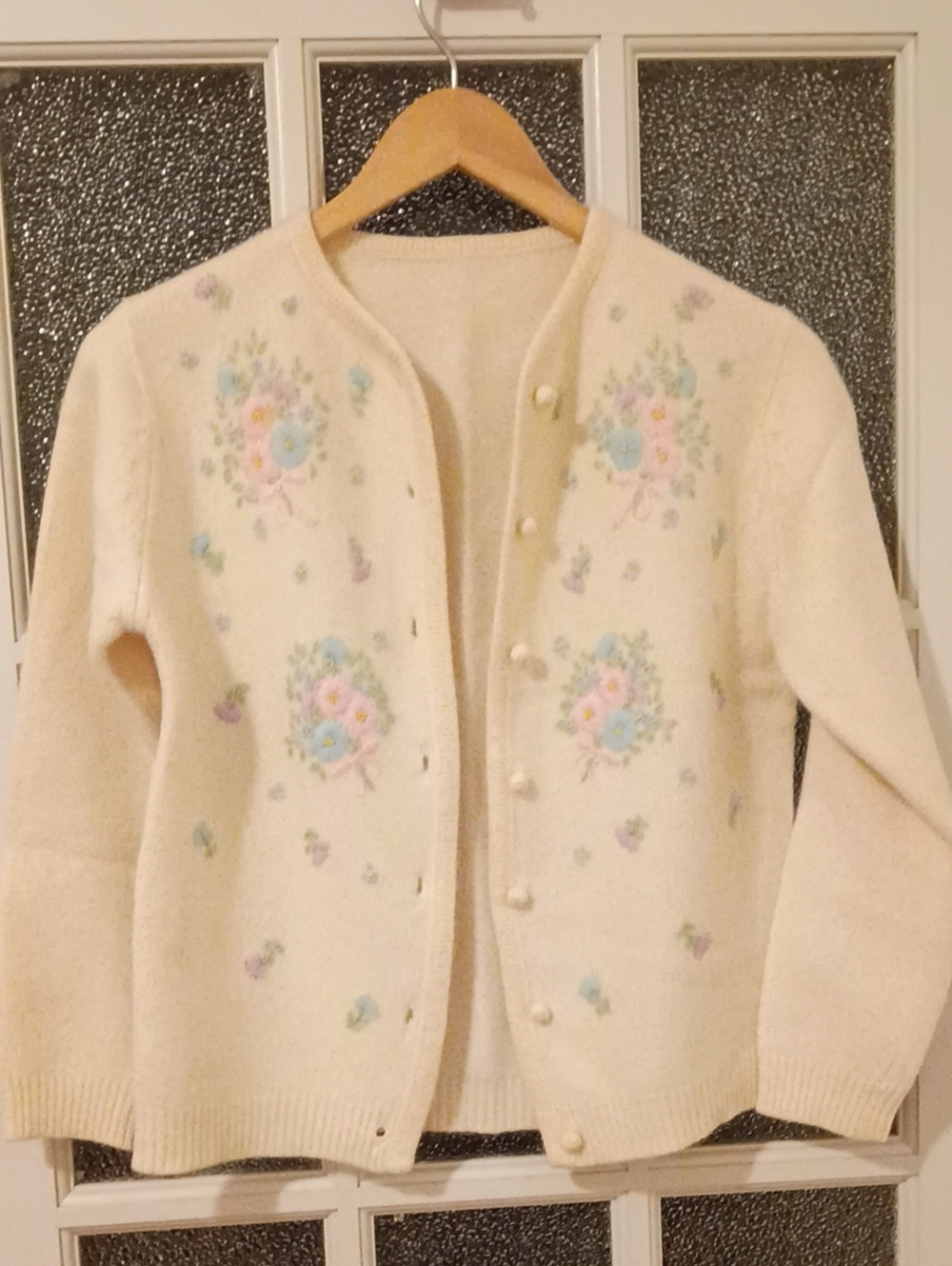 Cream Floral Embroidered Women's Cardigan Sweater